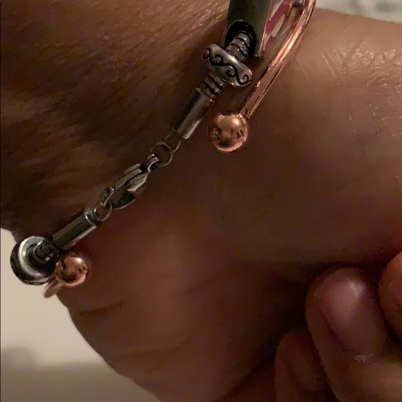 Cuff bracelet - Picture 4 of 4